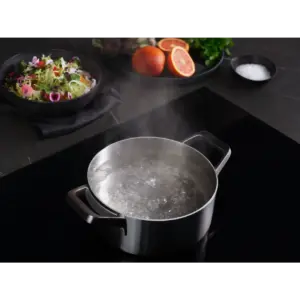 Επαγωγική εστία AEG IKE86683XB Σειρά 8000 με TotalFlex, Πλαίσιο από ανοξείδωτο ατσάλι.