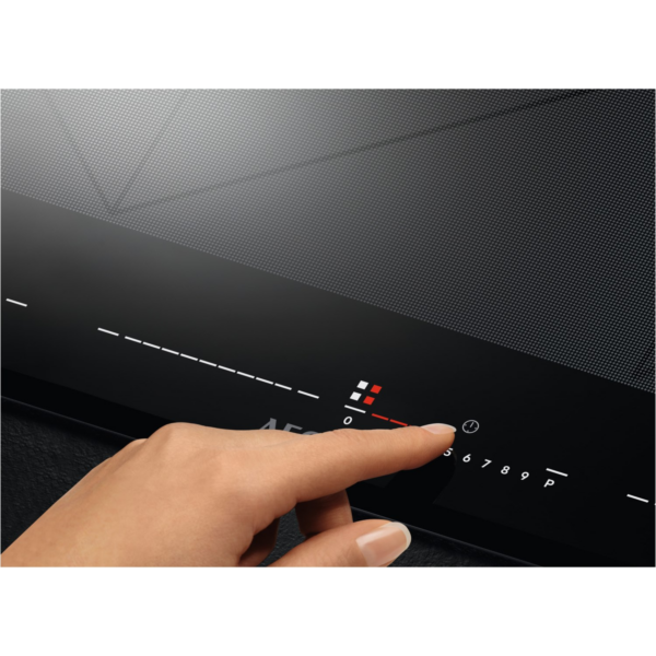 Επαγωγική εστία AEG IKE86683XB Σειρά 8000 με TotalFlex, Πλαίσιο από ανοξείδωτο ατσάλι.